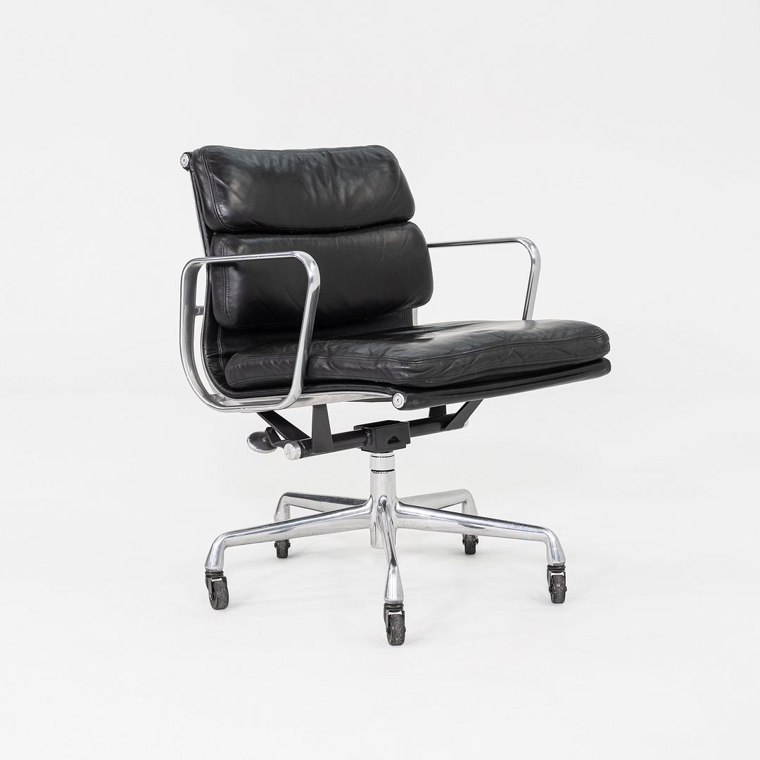 Soft Pad Management Chair, EA435