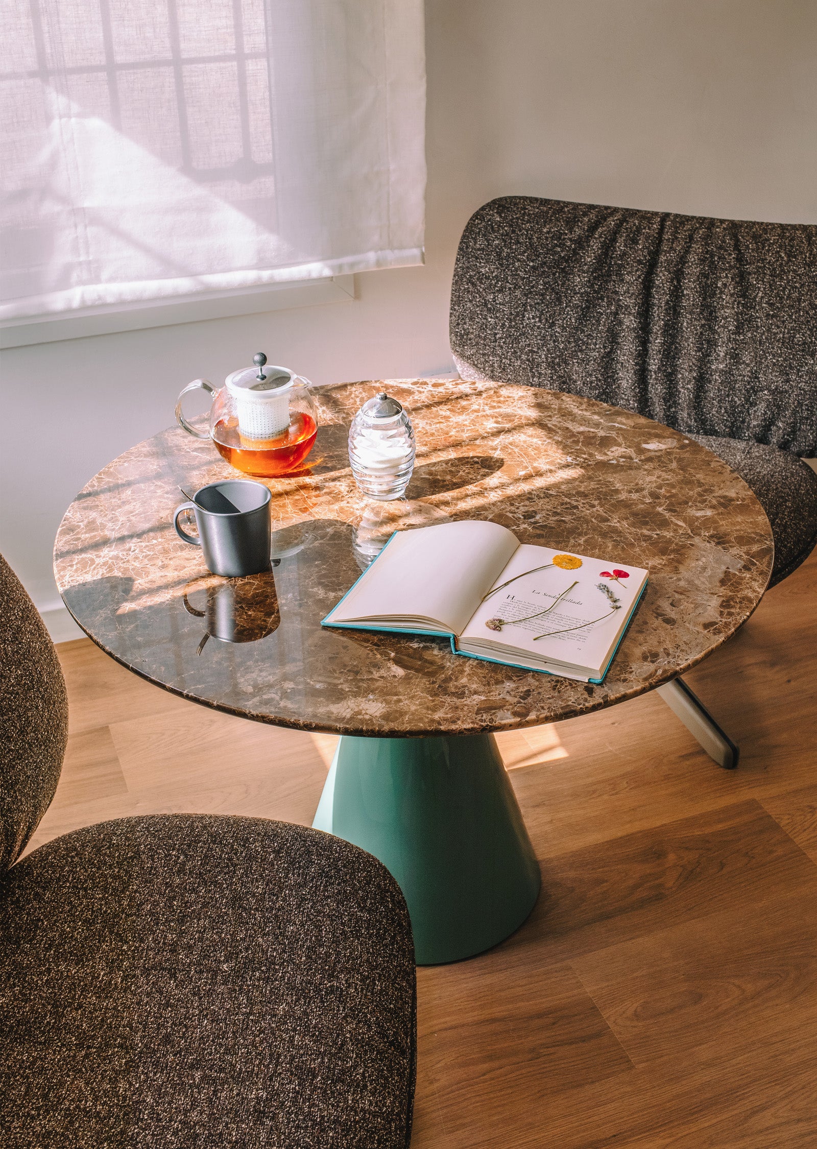 Pion Petra Dining Table