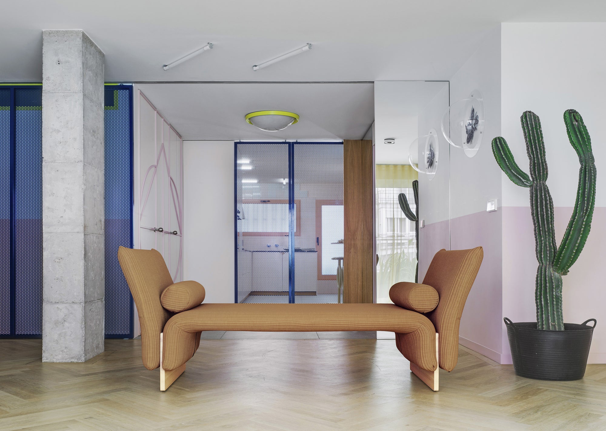 Diwan Bench with Arms
