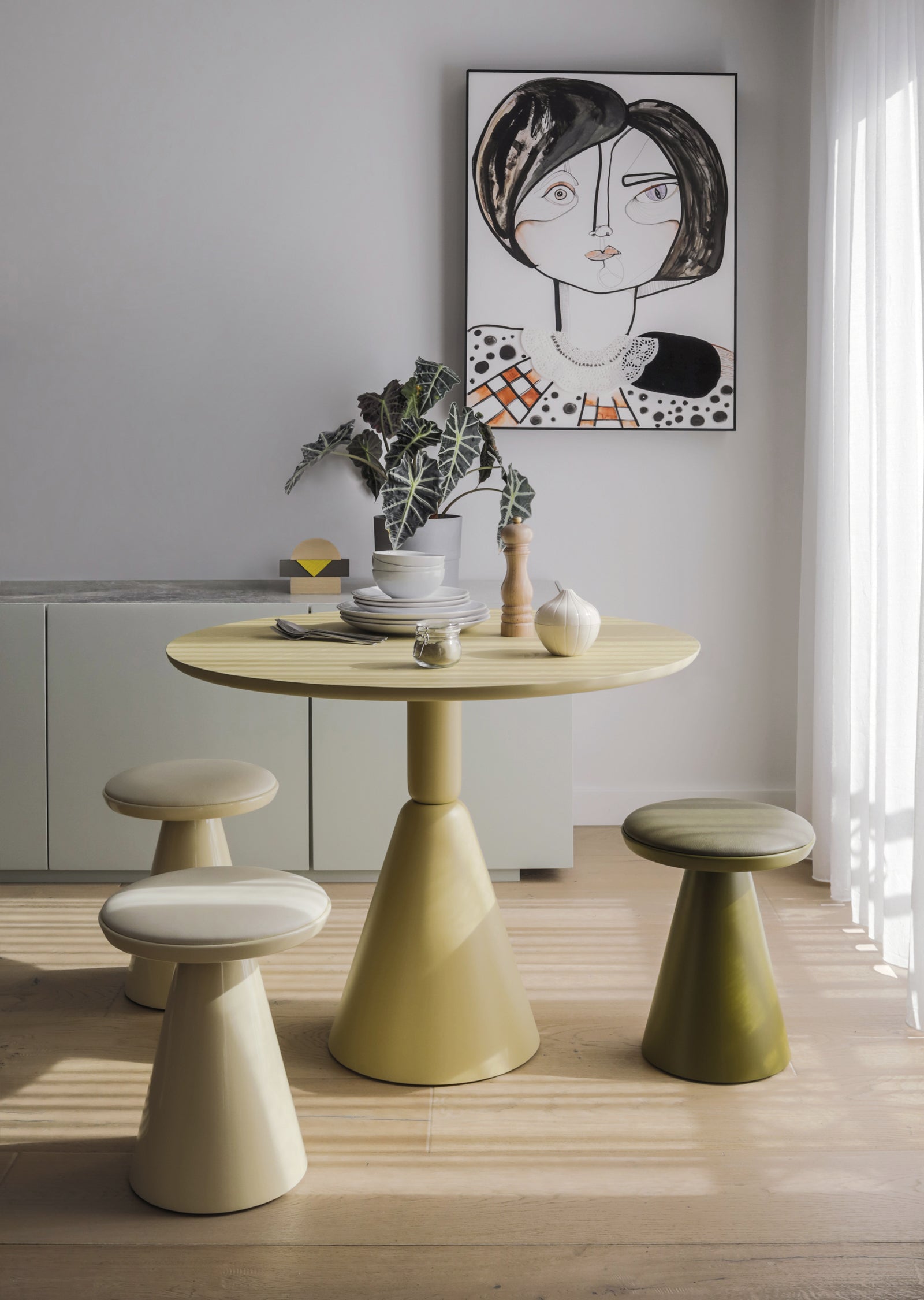 Pion Fresno Dining Table