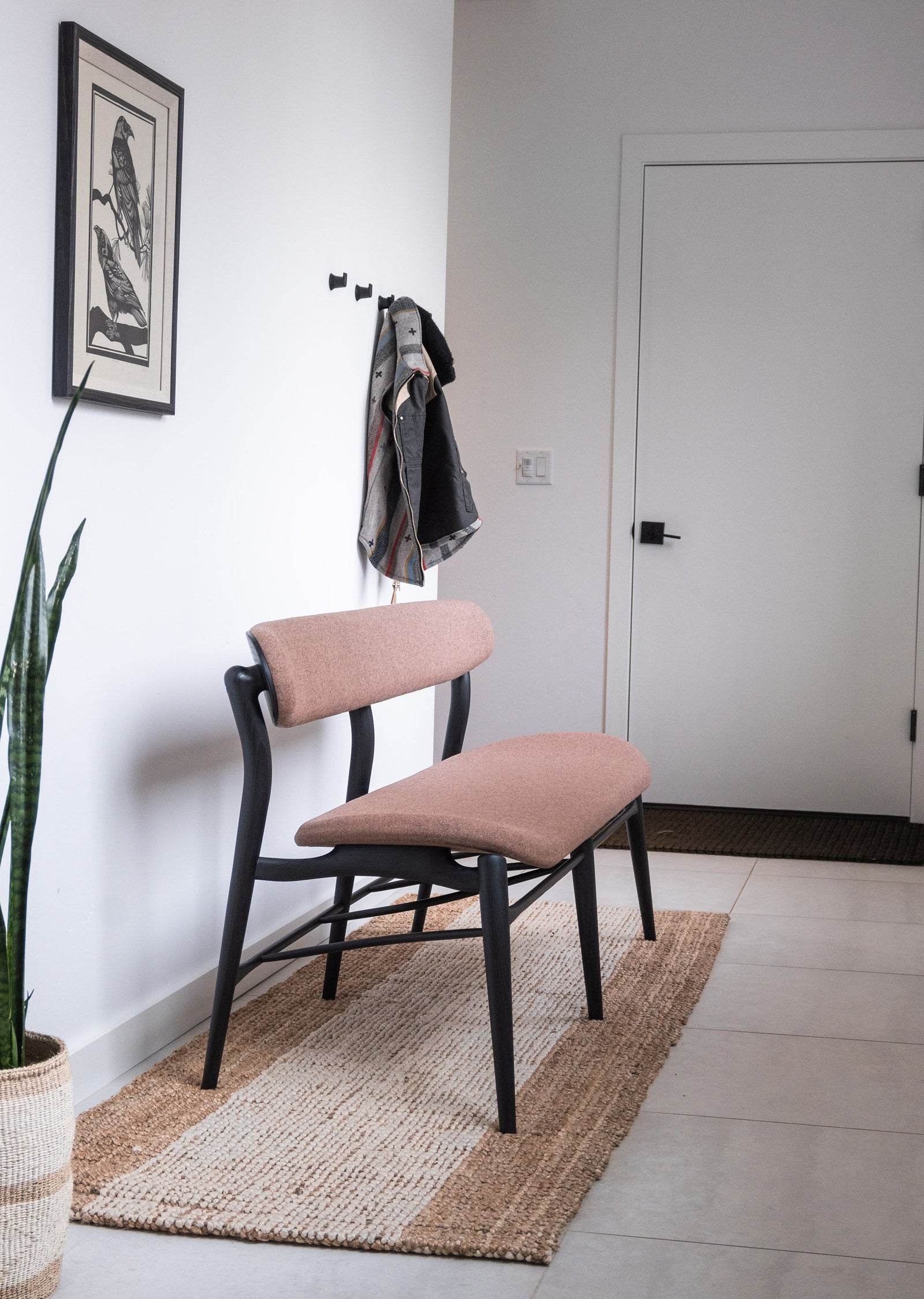 Fjoon Settee