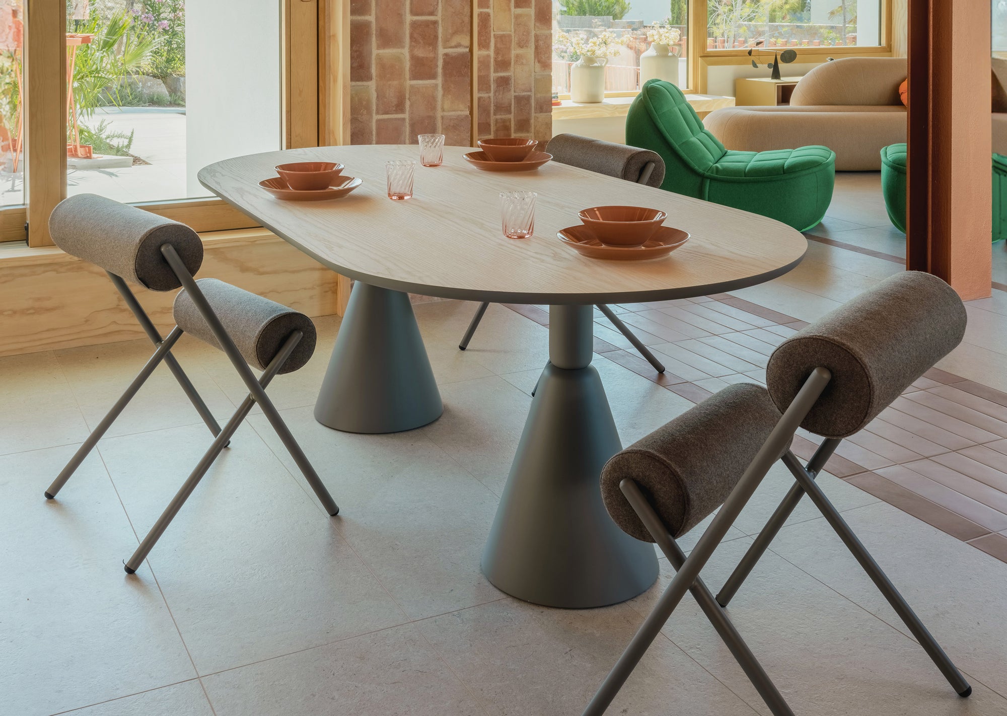 Pion Fresno Dining Table