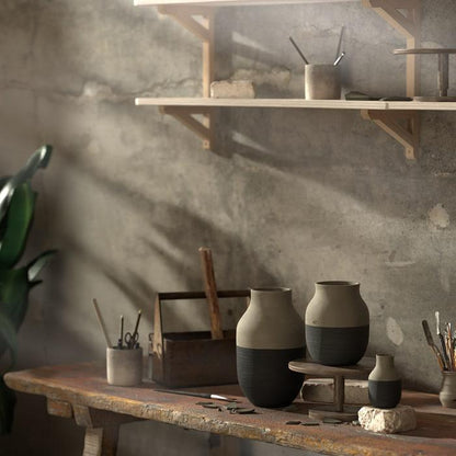 Kähler Omaggio Circulare Vase — Anthracite Grey 7.9"