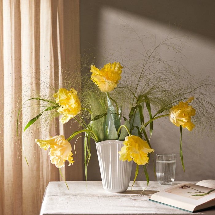 Hammershøi Unfold Vase — White