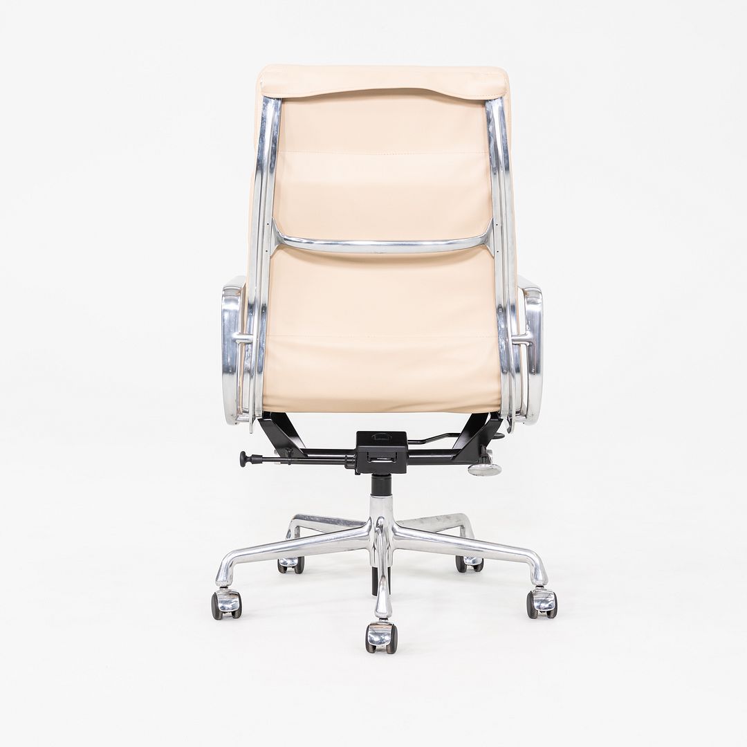 Soft Pad Executive Desk Chair, Model EA437