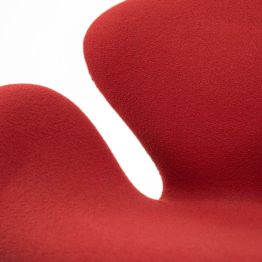 Swan Chair, Model 3320 by Arne Jacobsen | Rarify