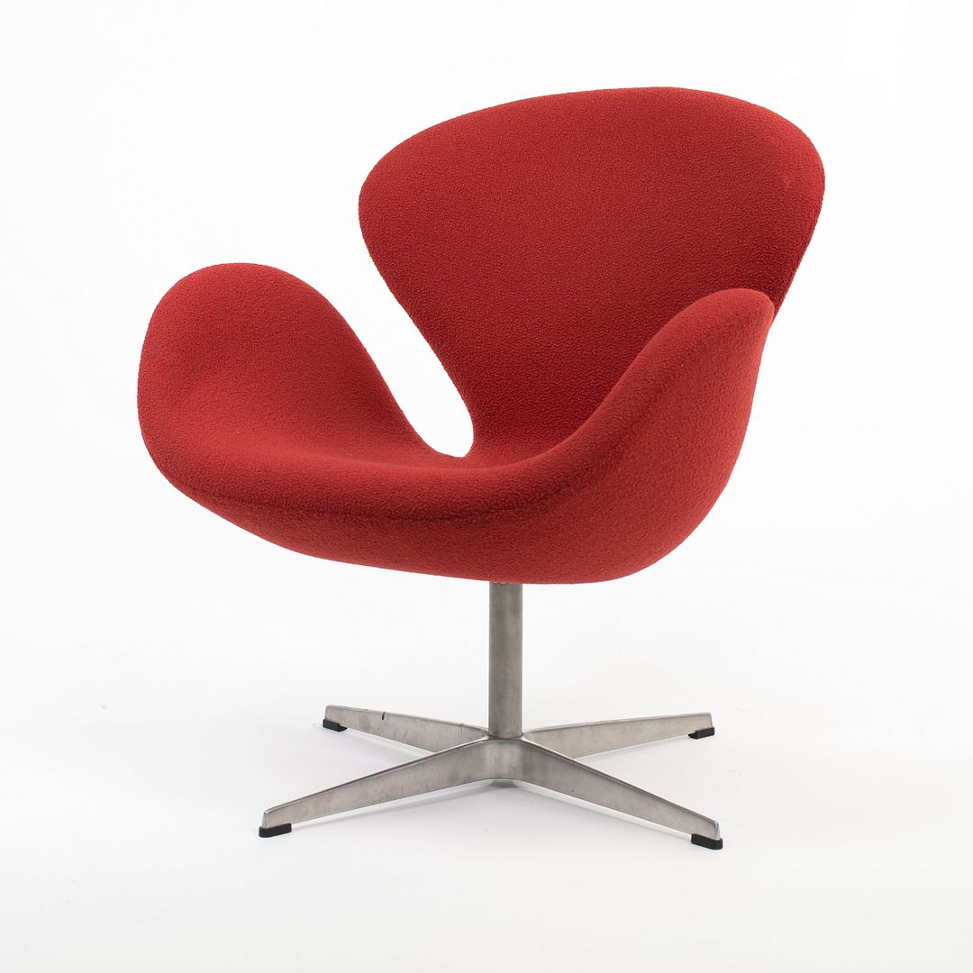 Swan Chair, Model 3320 by Arne Jacobsen | Rarify