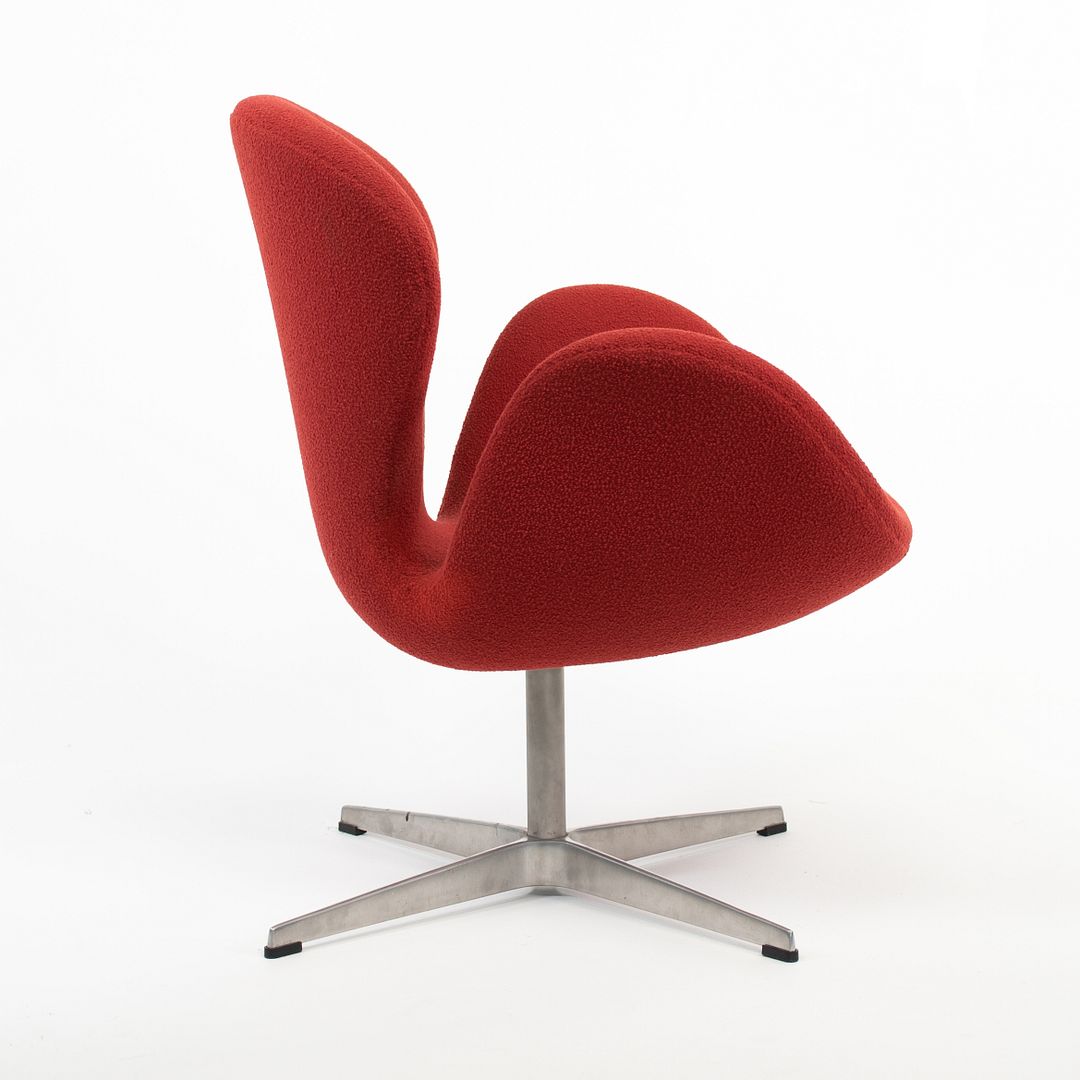 Swan Chair, Model 3320 by Arne Jacobsen | Rarify