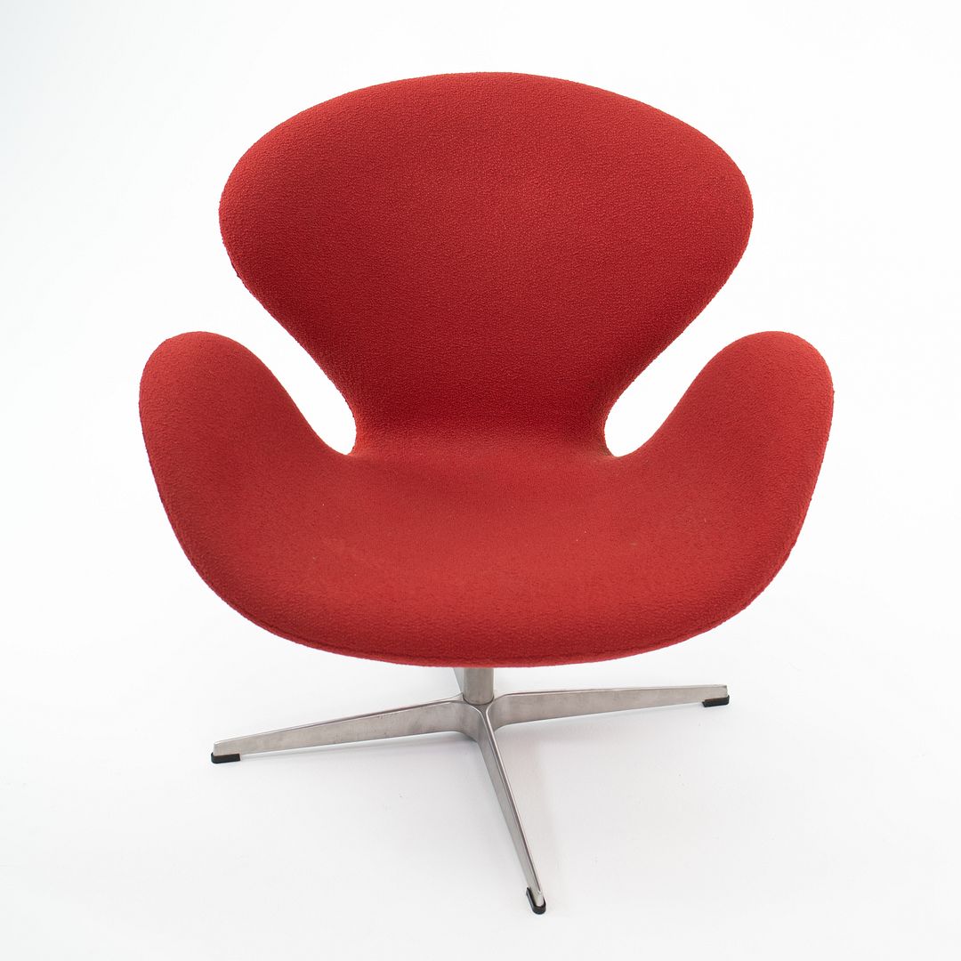 1人掛けソファ SWAN CHAIR RED Swan Chair, Model 3320 by Arne Jacobsen | Rarify