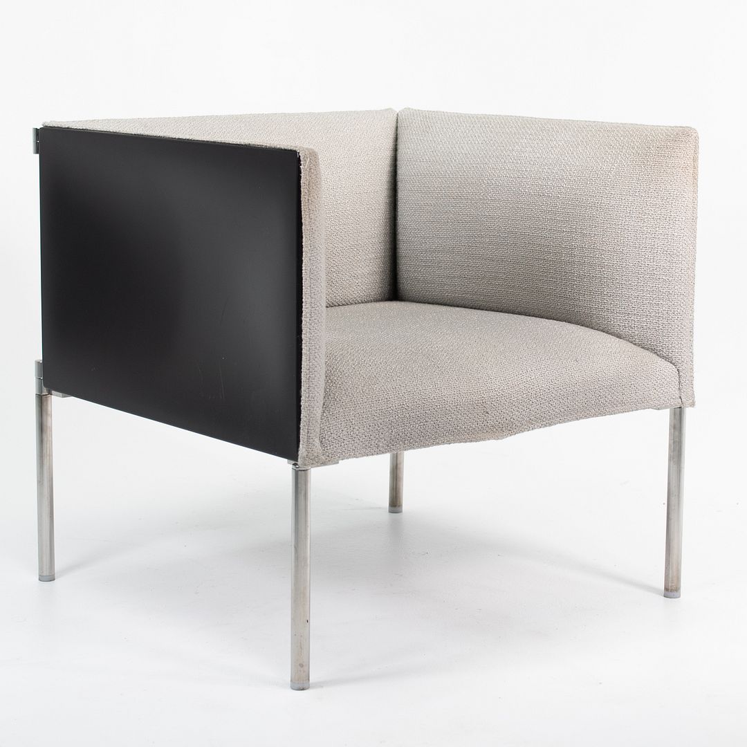 HO71 Hollow Armchair