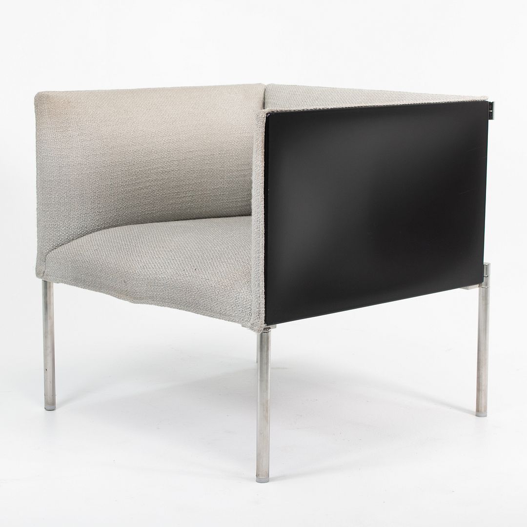 HO71 Hollow Armchair