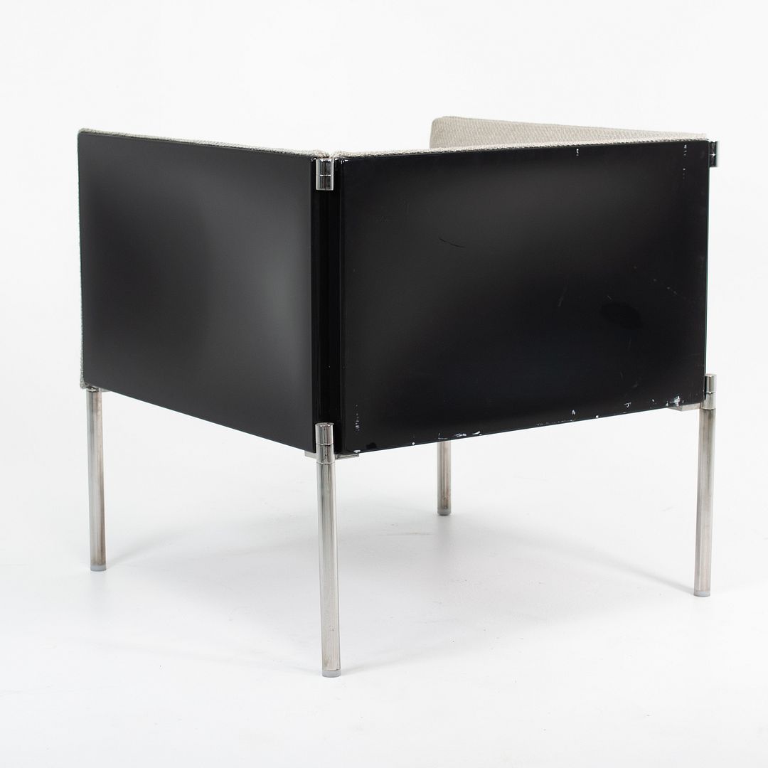 HO71 Hollow Armchair