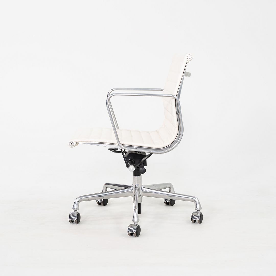 Aluminum Group Management Desk Chair, Model EA335