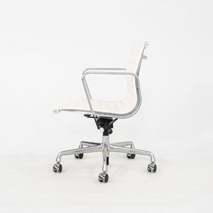 Aluminum Group Management Desk Chair, Model EA335