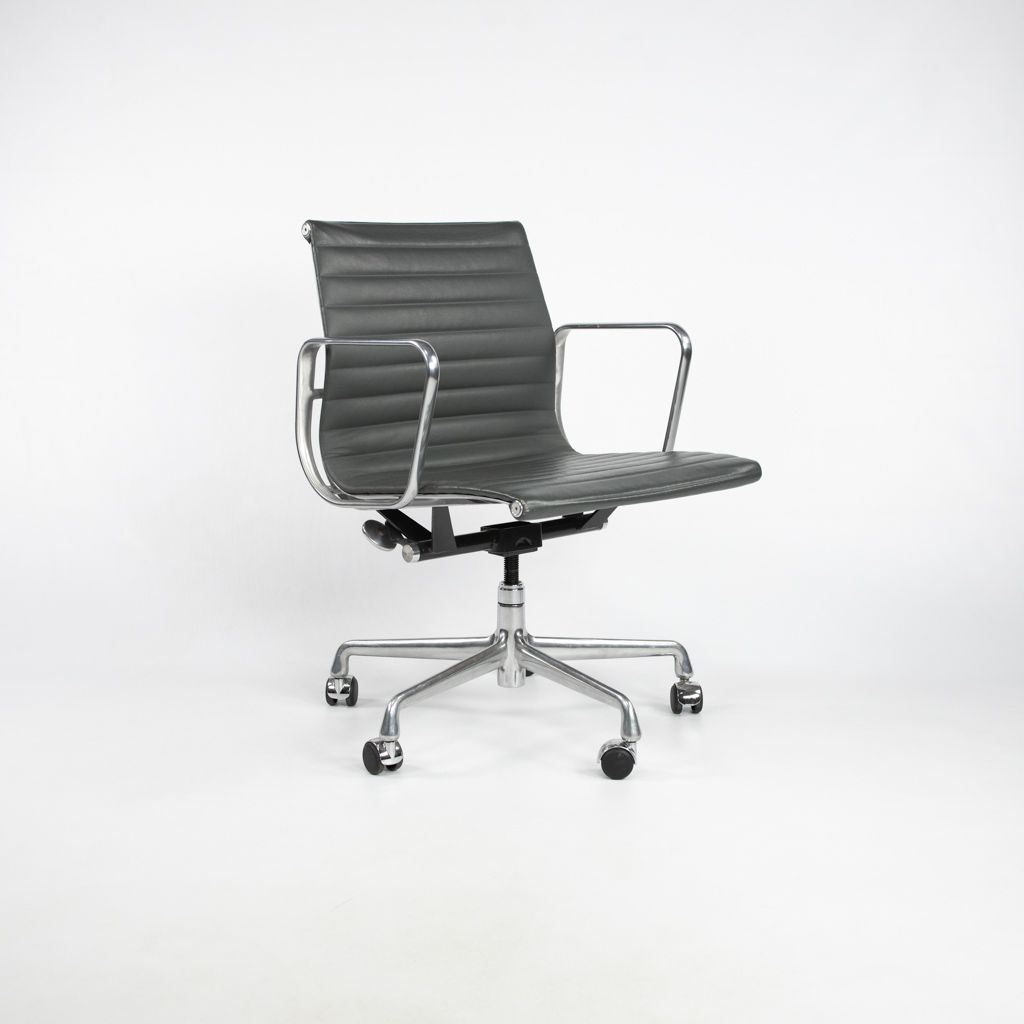 Aluminum Group Management Chair, EA335
