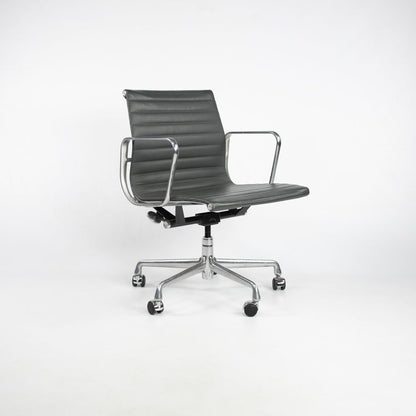 Aluminum Group Management Chair, EA335