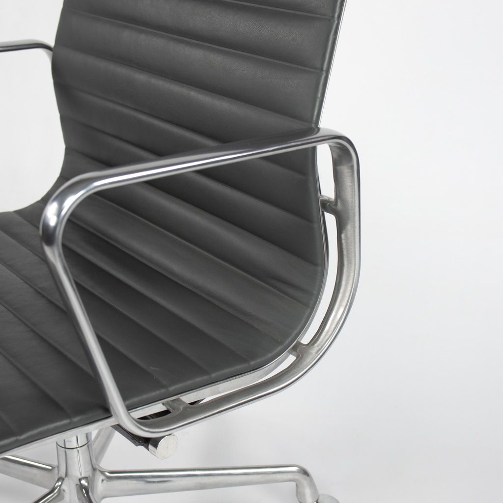 Aluminum Group Management Chair, EA335