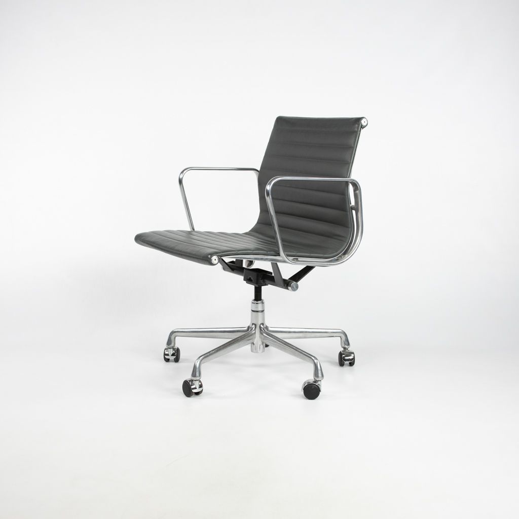 Aluminum Group Management Chair, EA335