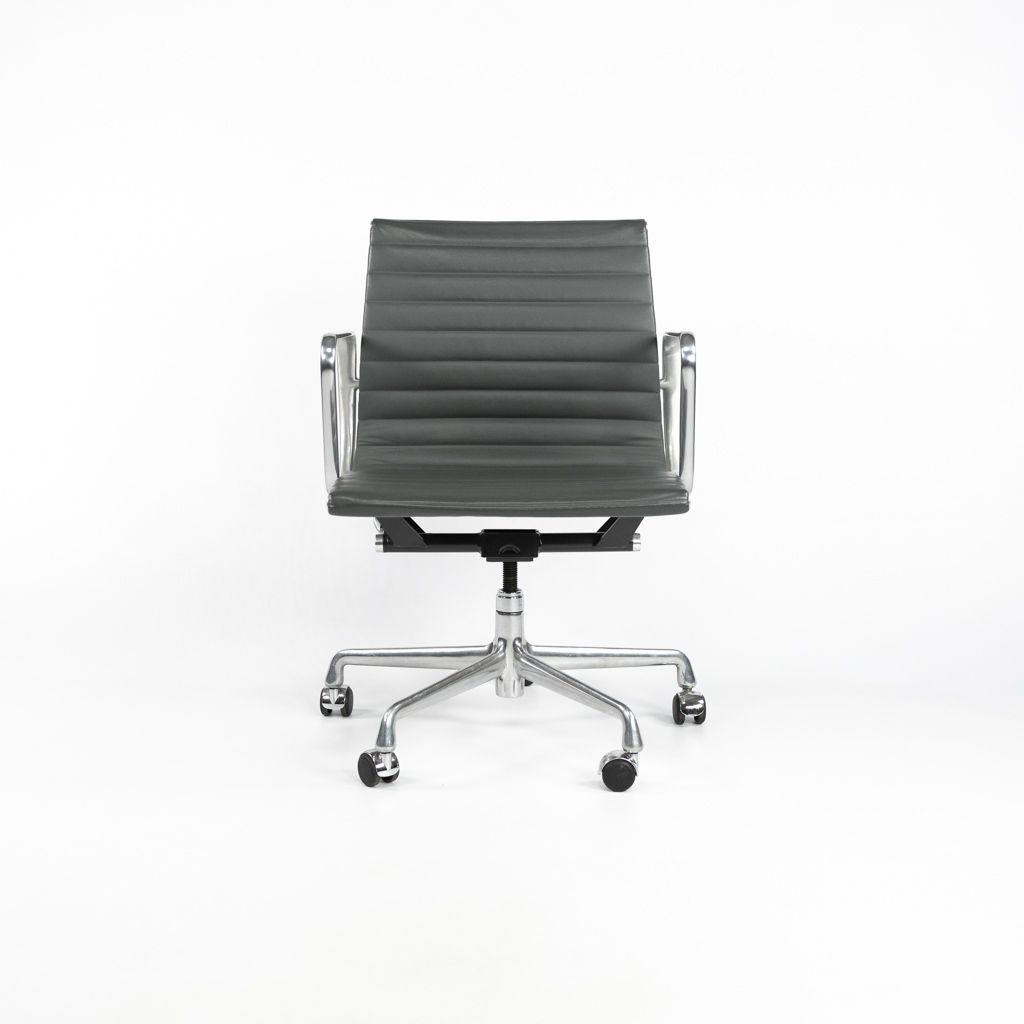 Aluminum Group Management Chair, EA335