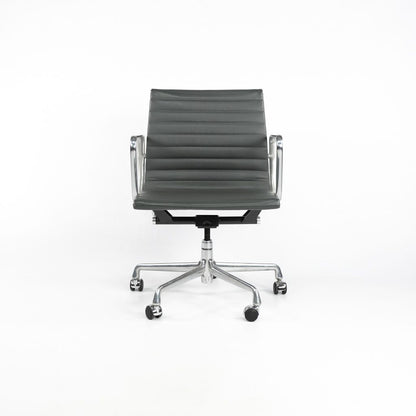 Aluminum Group Management Chair, EA335