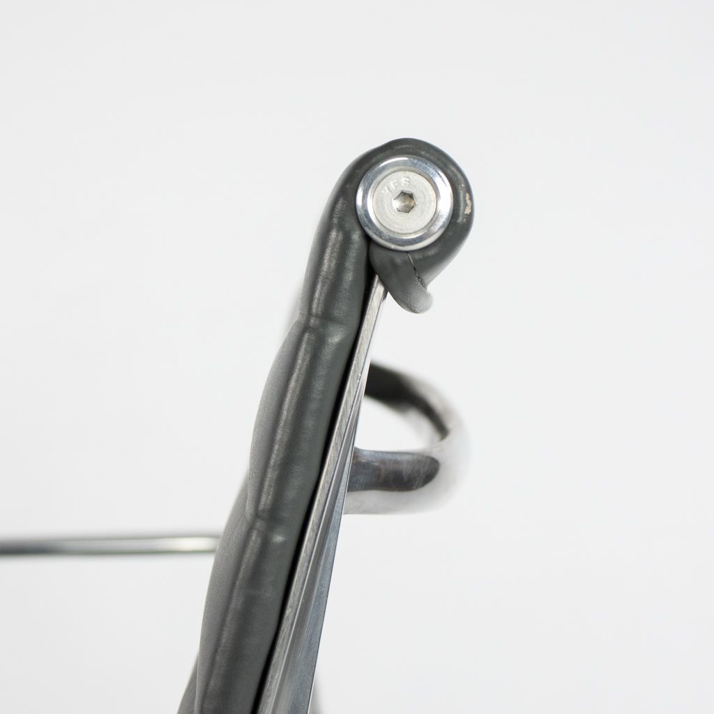 Aluminum Group Management Chair, EA335