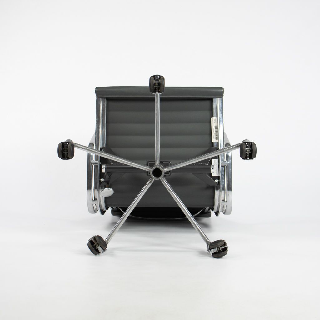 Aluminum Group Management Chair, EA335