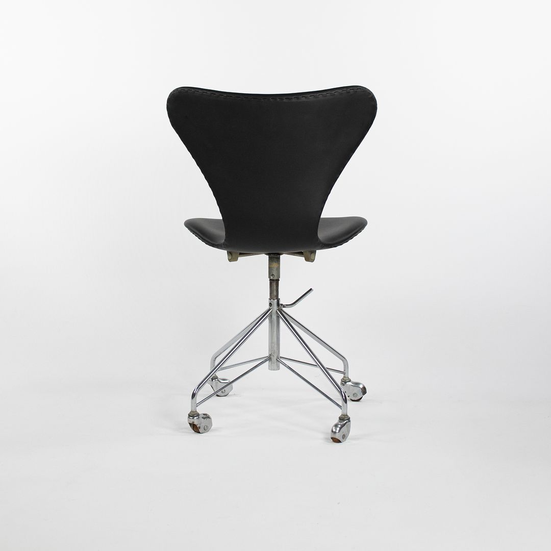 Series 7 Desk Chair, Model 3117