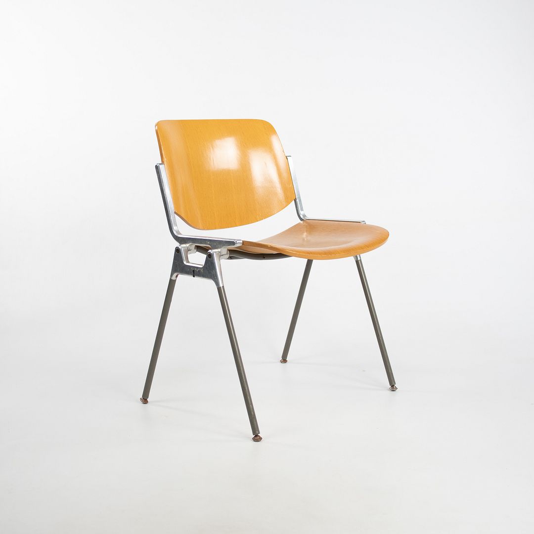 DSC 106 Stacking Chairs