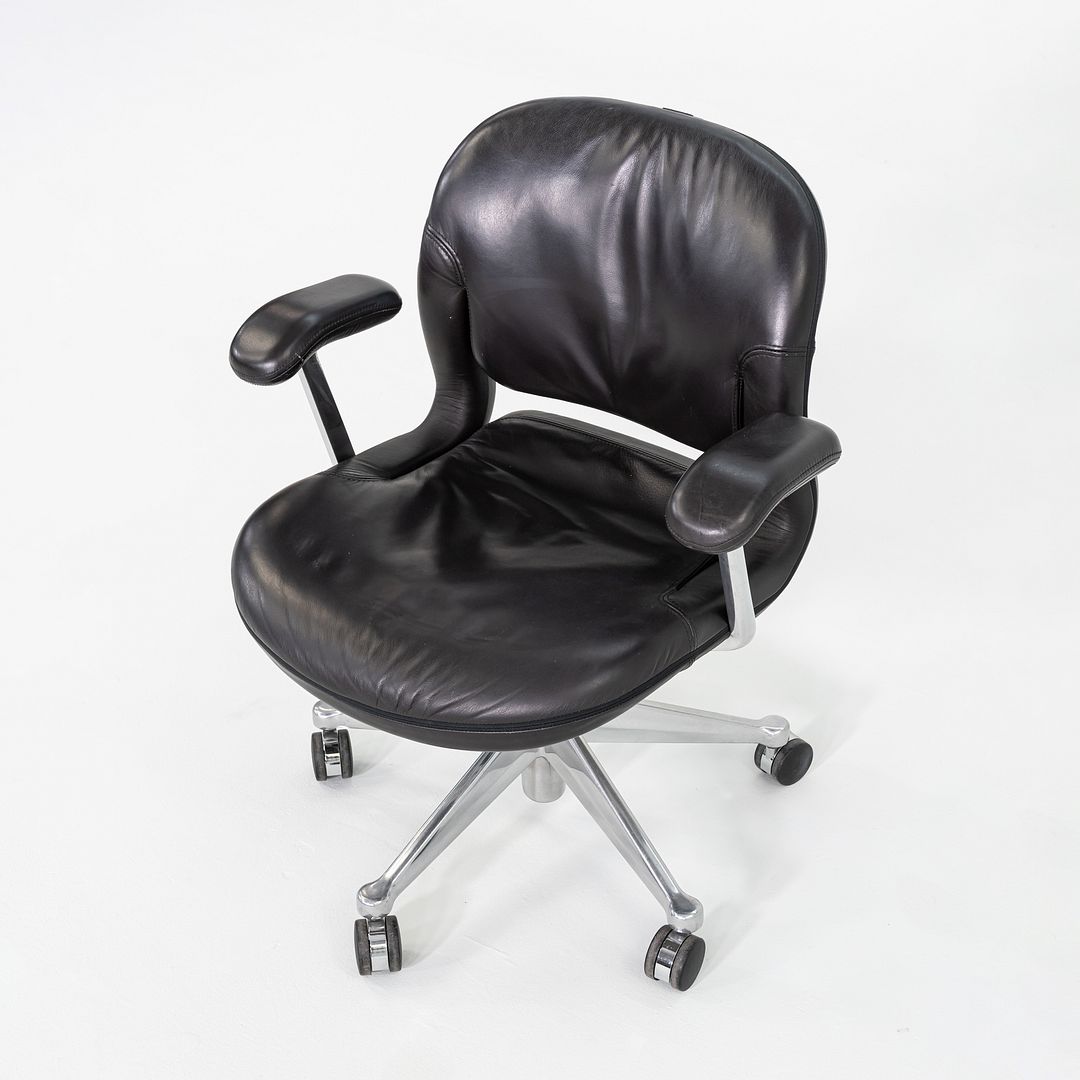 Equa Chair