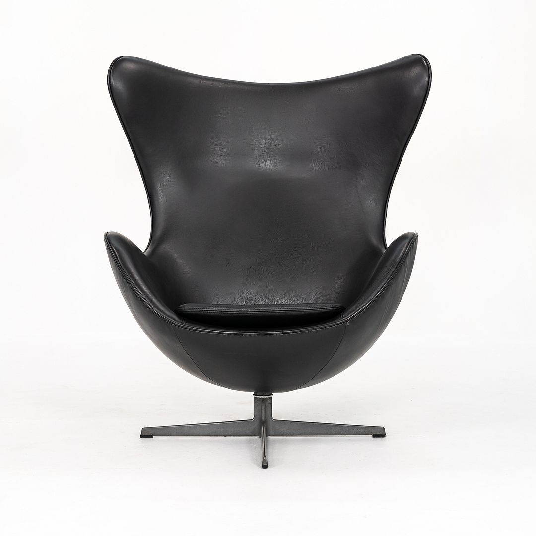 Egg Lounge Chair, Model 3316