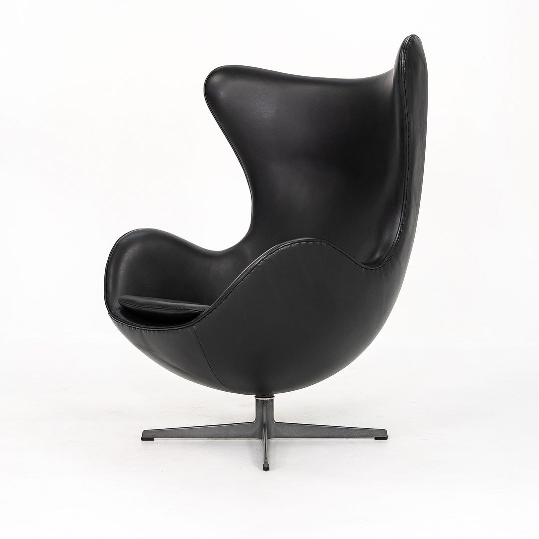 Egg Lounge Chair, Model 3316