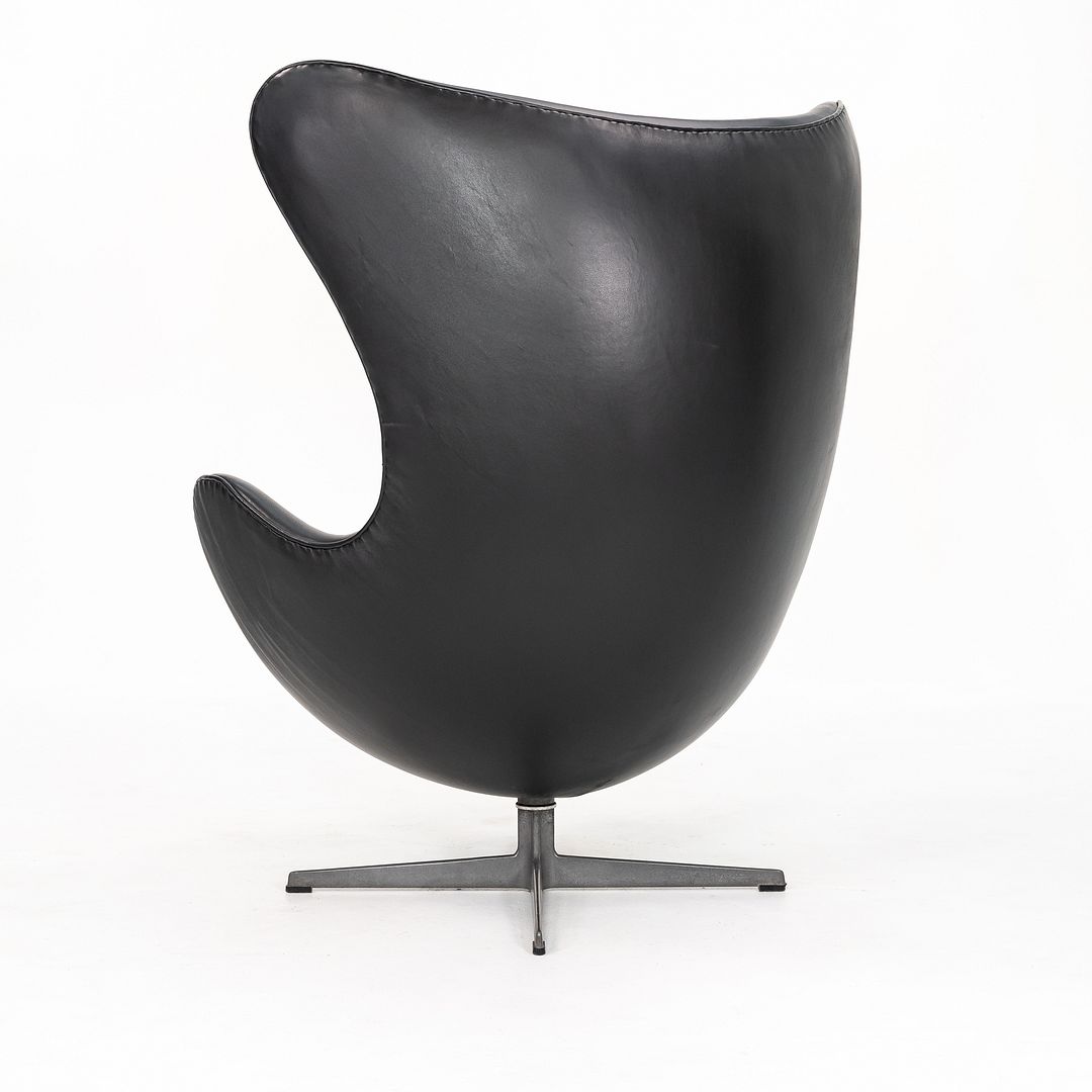 Egg Lounge Chair, Model 3316