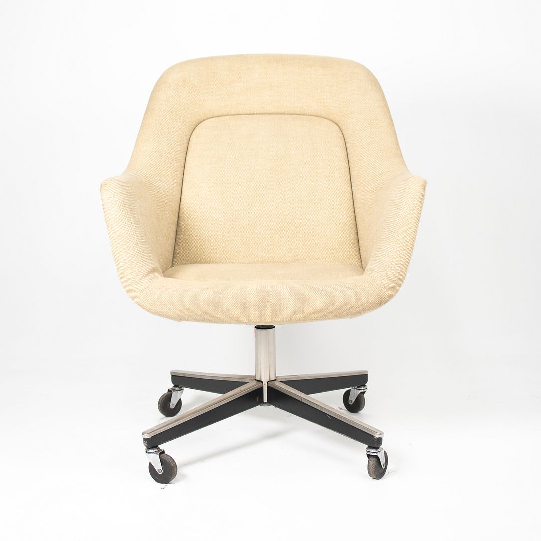 Pearson Executive Chair