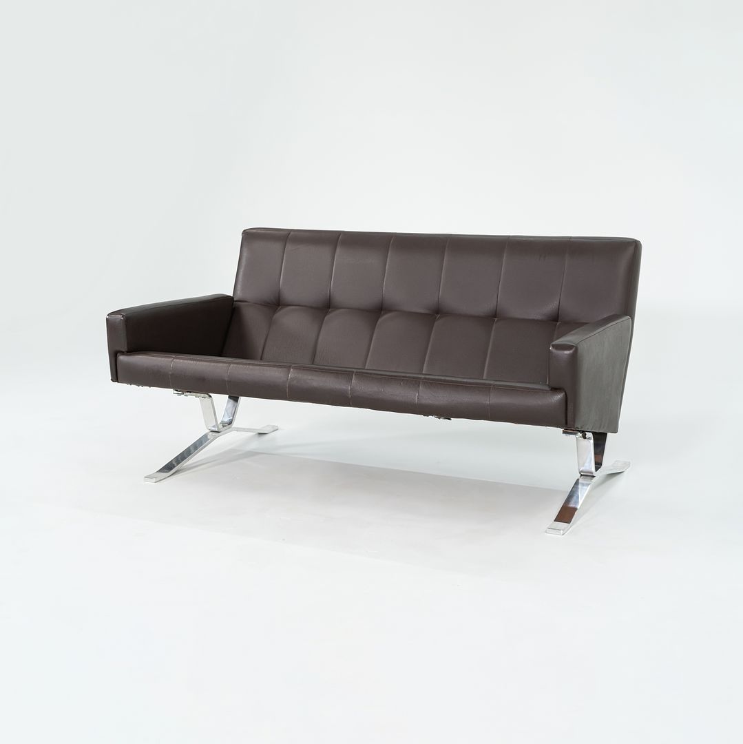 Independent Suspension Group Settee