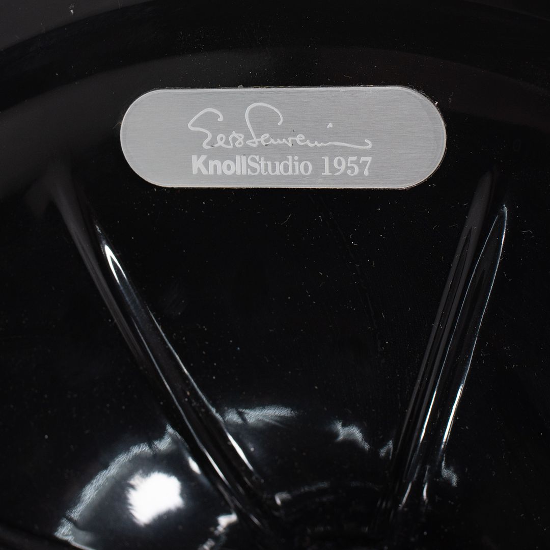 Saarinen Pedestal Side Table