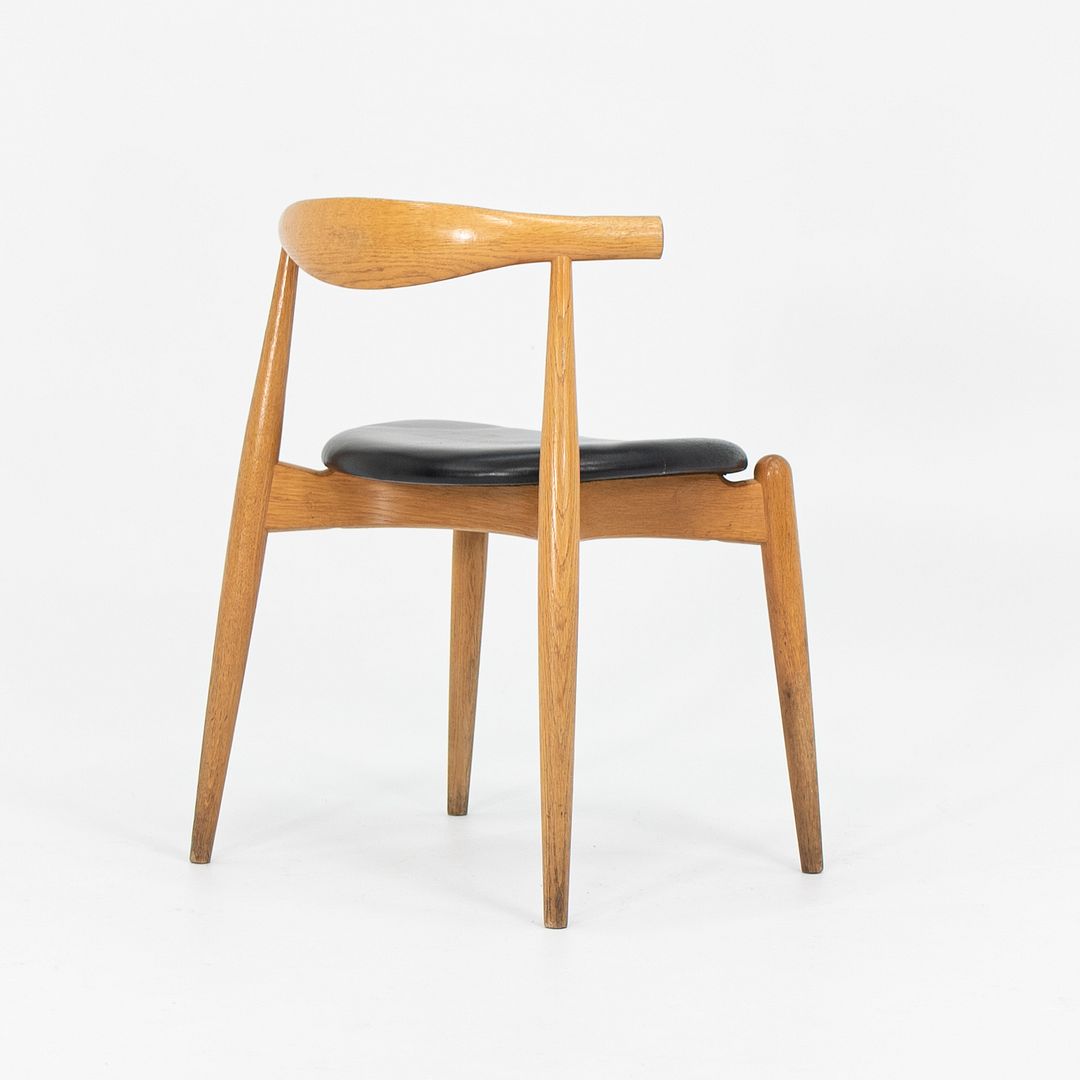 CH20 Elbow Chair