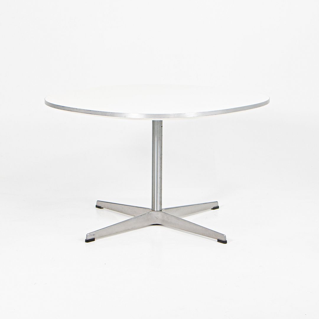 Super-Circular Table, Model A603