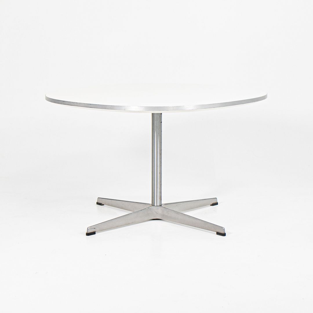 Super-Circular Table, Model A603