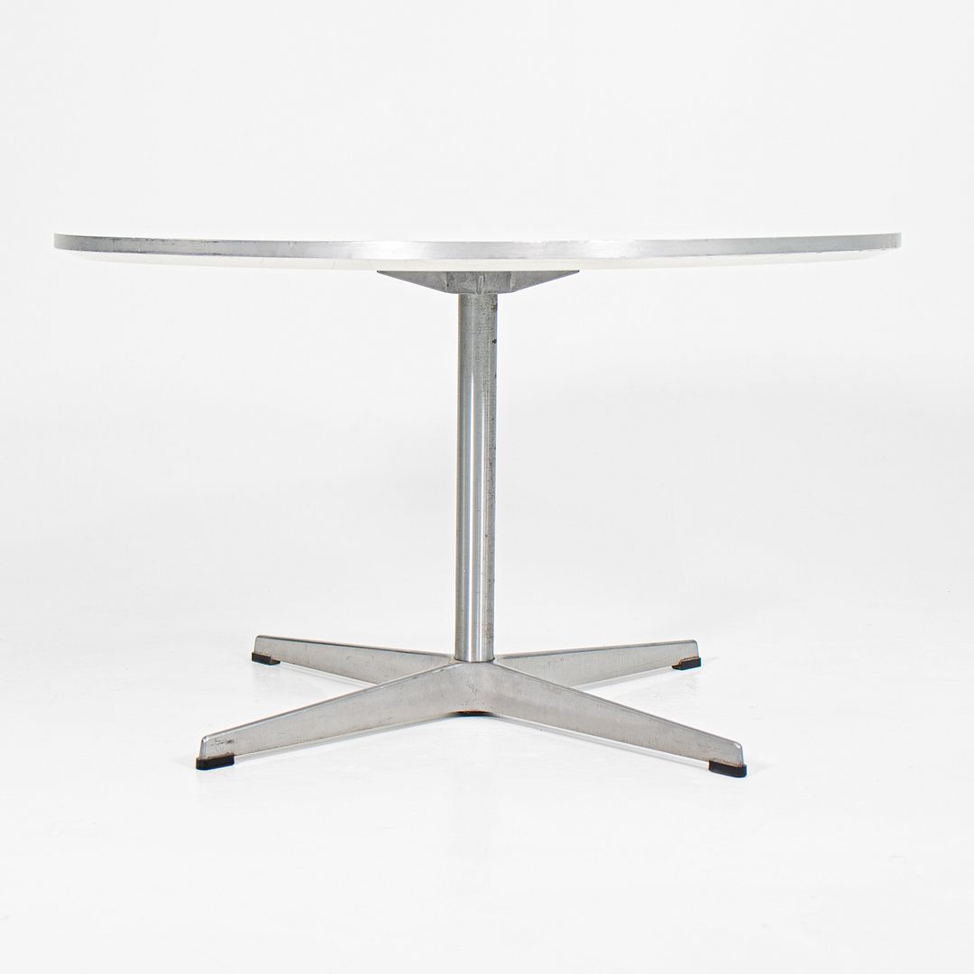 Super-Circular Table, Model A603