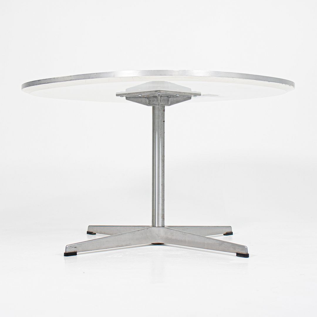 Super-Circular Table, Model A603