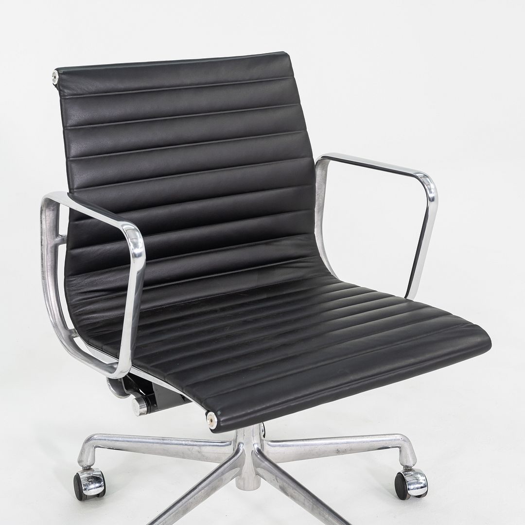 Eames Aluminum Group Management Desk Chair, Model EA335