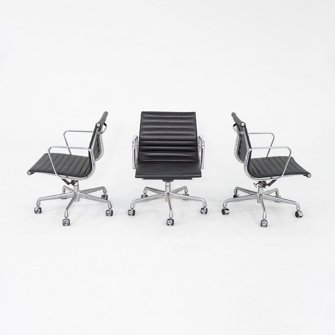 Eames Aluminum Group Management Desk Chair, Model EA335