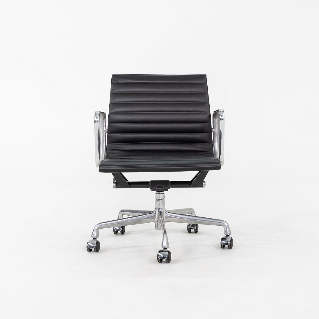 Eames Aluminum Group Management Desk Chair, Model EA335
