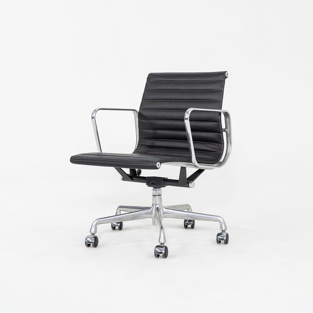 Eames Aluminum Group Management Desk Chair, Model EA335