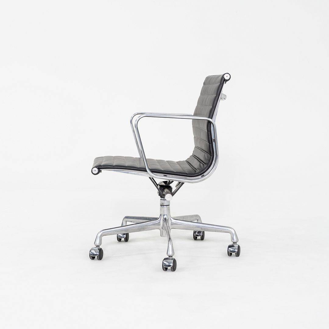 Eames Aluminum Group Management Desk Chair, Model EA335