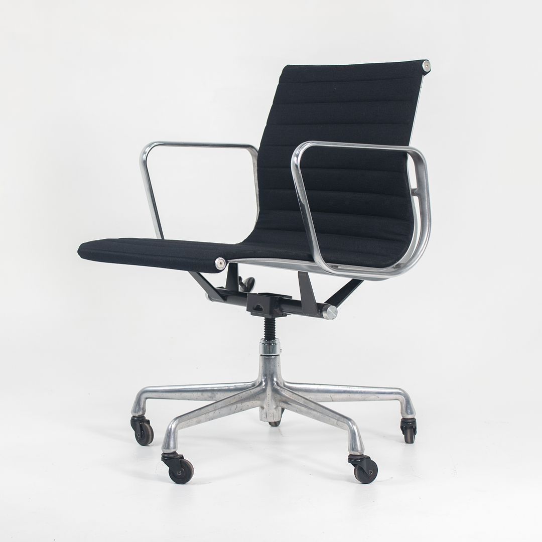Eames Aluminum Group Management Chair