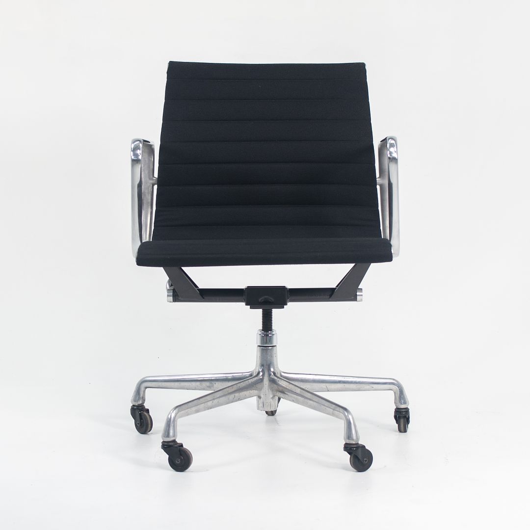 Eames Aluminum Group Management Chair