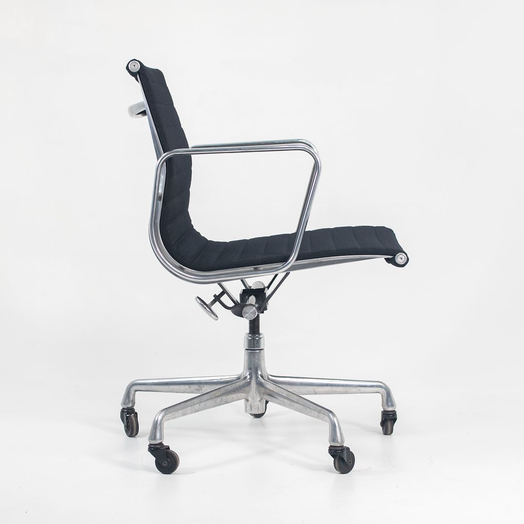 Eames Aluminum Group Management Chair