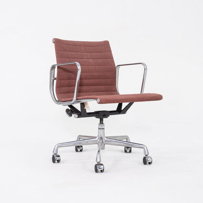 Eames Aluminum Group Management Desk Chair, Model EA335