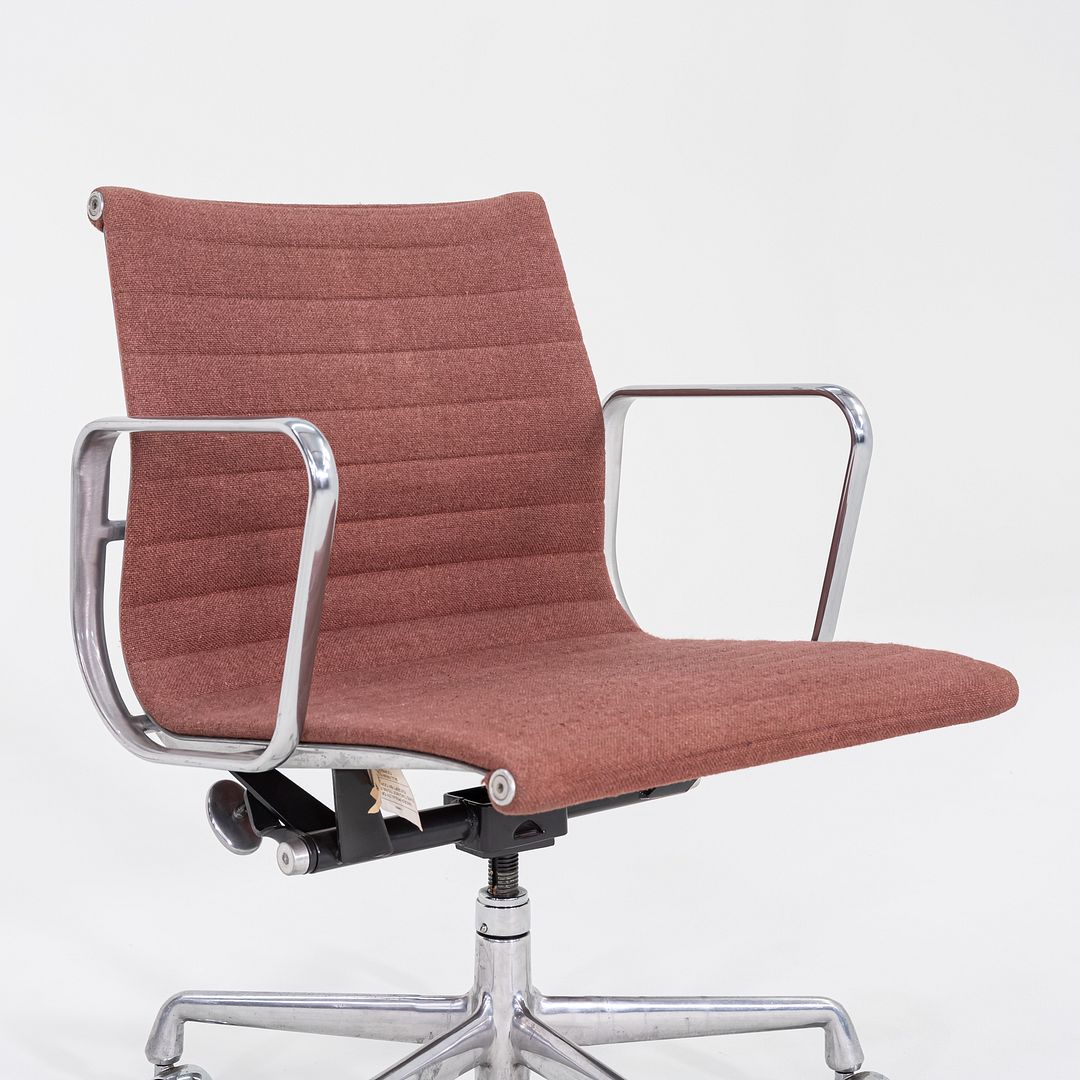 Eames Aluminum Group Management Desk Chair, Model EA335